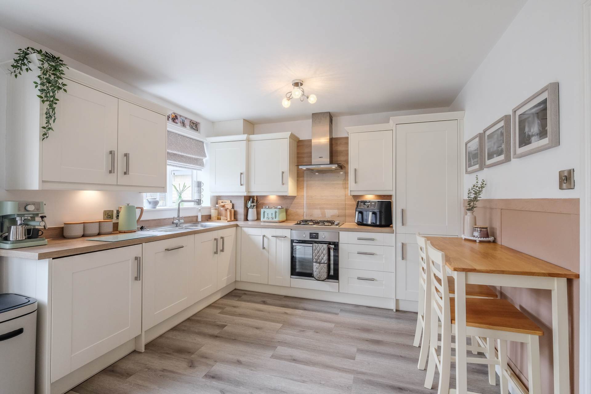 Pavilion Way, Meltham, Image 9