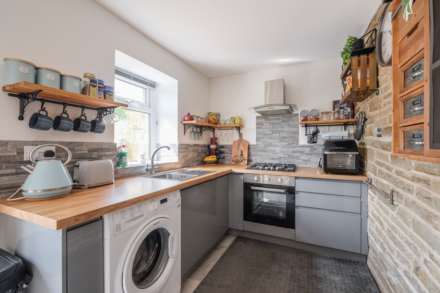Greenfield Road, Holmfirth, Image 10