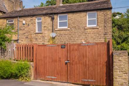 Greenfield Road, Holmfirth, Image 15