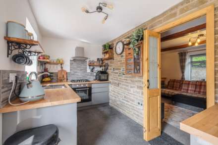 Greenfield Road, Holmfirth, Image 2