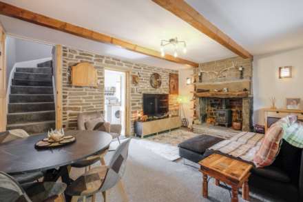 Greenfield Road, Holmfirth, Image 3