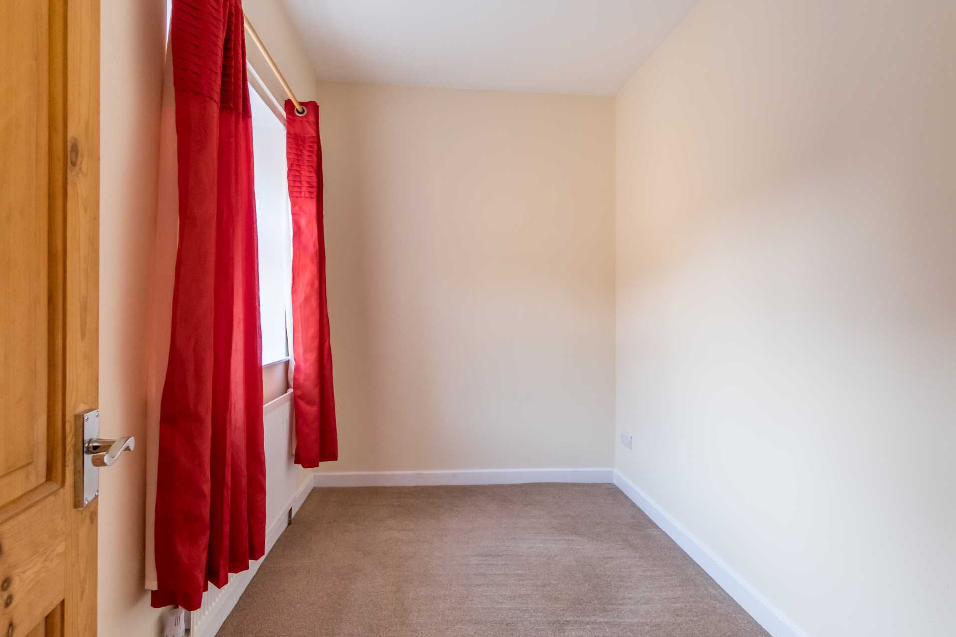 Holywell, Linthwaite, Image 11