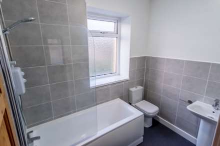 Holywell, Linthwaite, Image 5