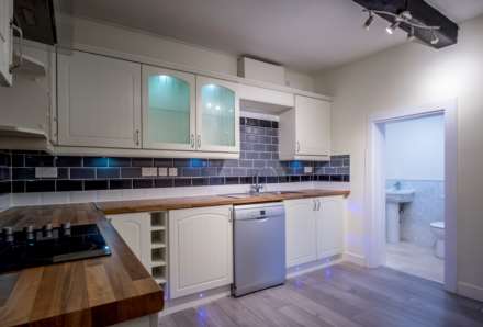 Holywell, Linthwaite, Image 9