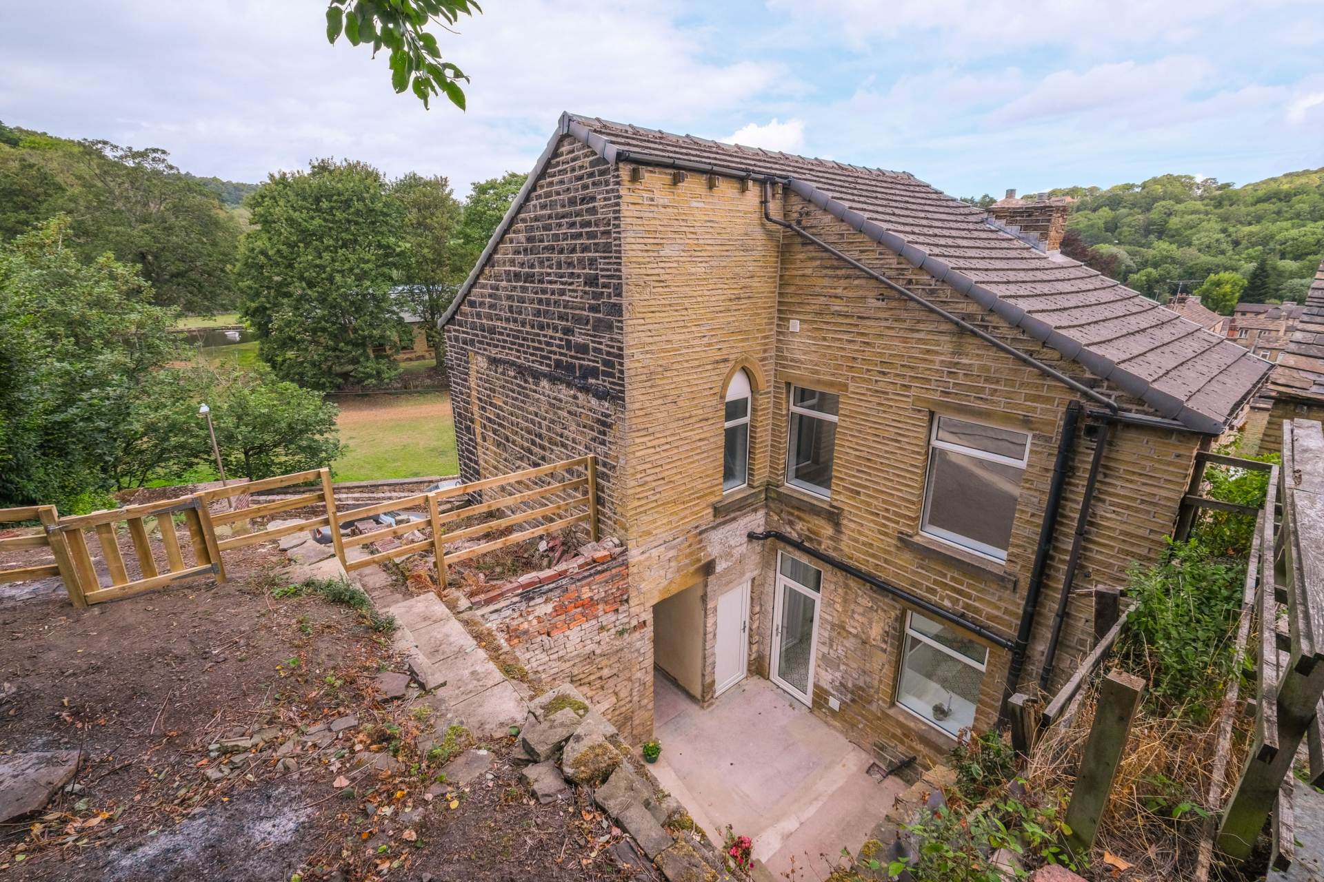 Wood End Road, Armitage Bridge, Image 15