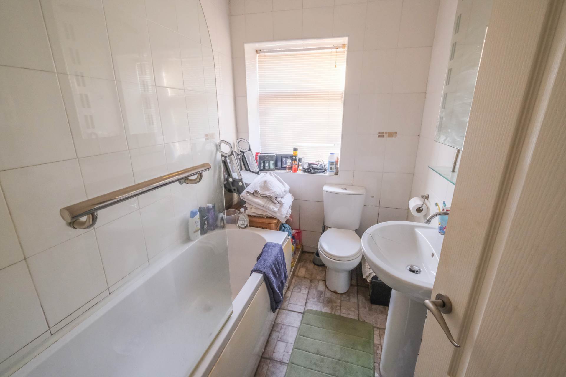 Armitage Road, Armitage Bridge, Image 3