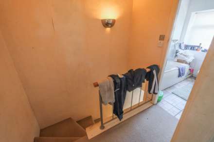 Armitage Road, Armitage Bridge, Image 9