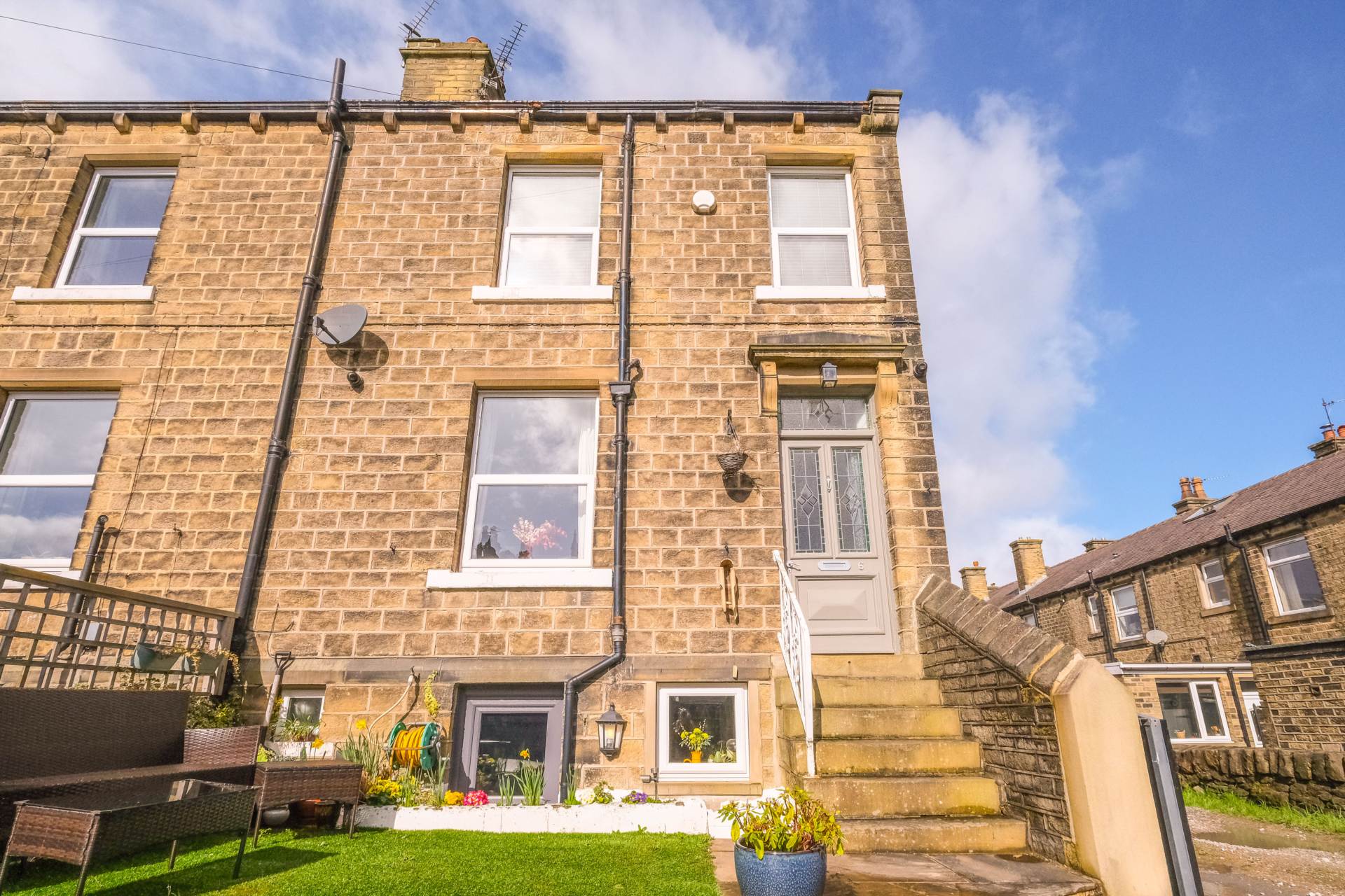 Owens Terrace, Honley, Image 13