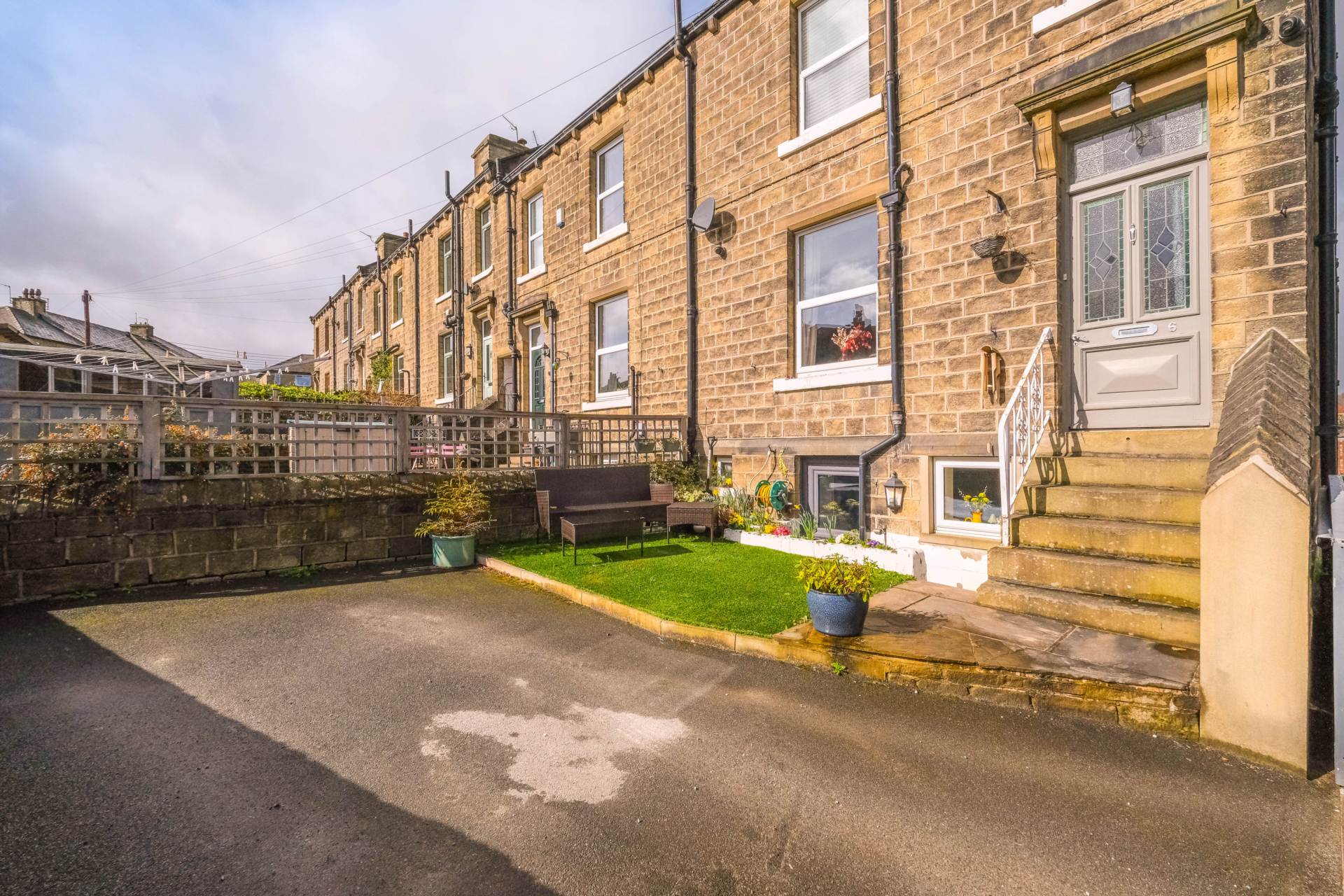 Owens Terrace, Honley, Image 7