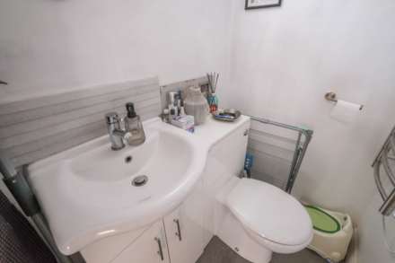 Owens Terrace, Honley, Image 11