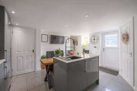 Owens Terrace, Honley, Image 9