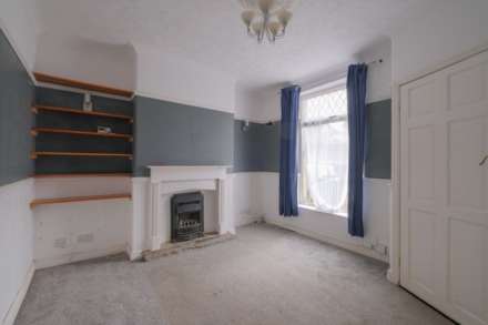 Sunningdale Road, Crosland Moor, Image 2