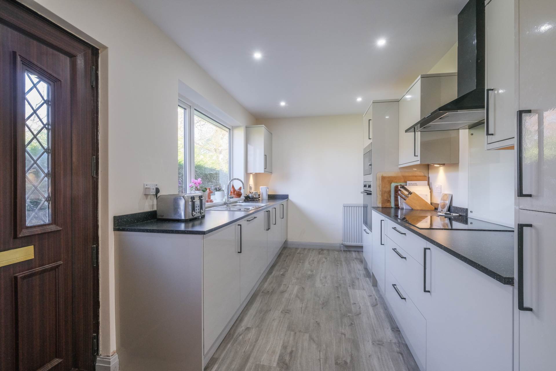 Huddersfield Road, Meltham, Image 11