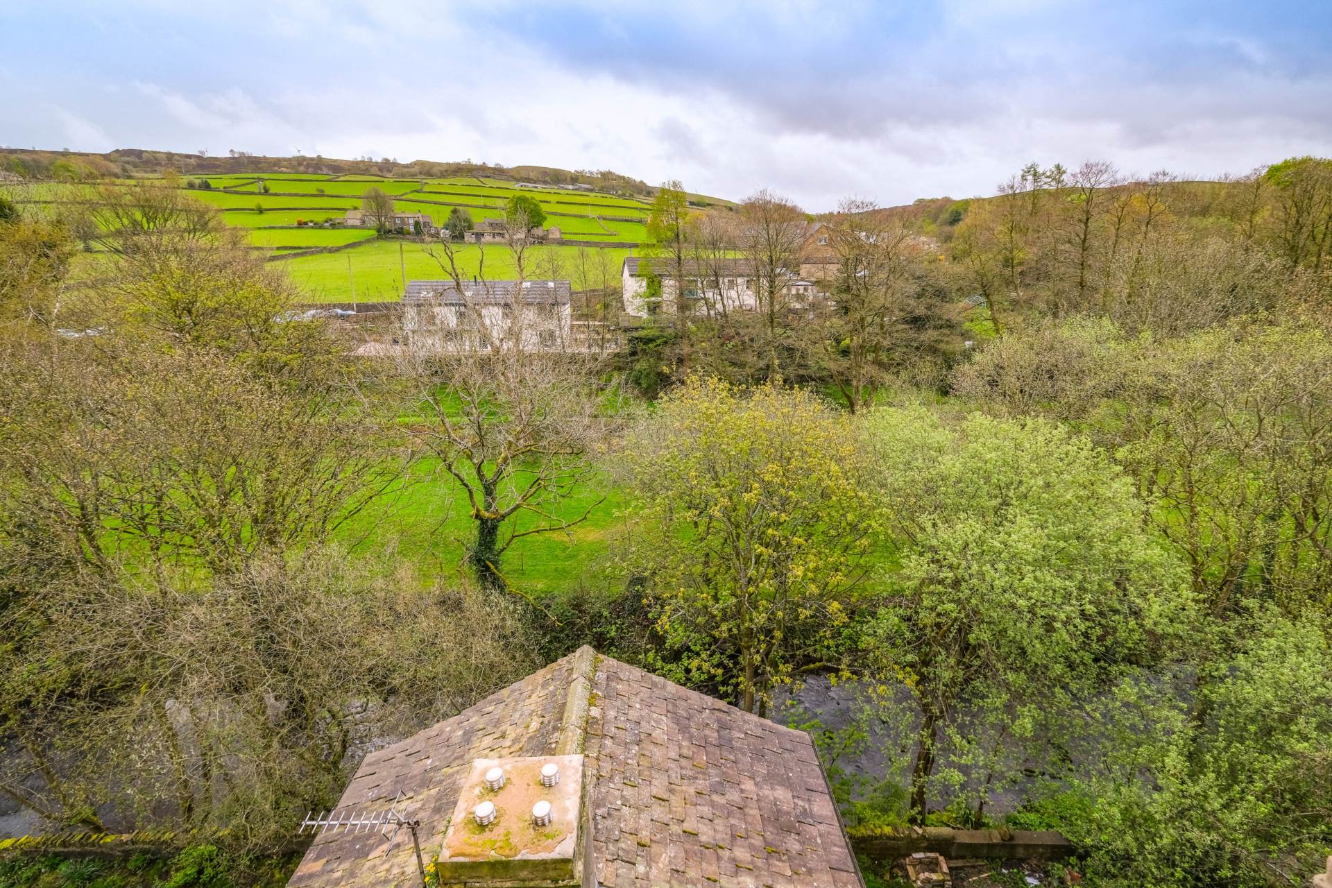 Woodhead Road, Holmbridge, Image 9