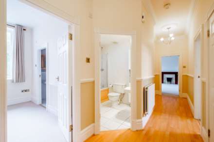 The Woodlands, Meltham, Image 4