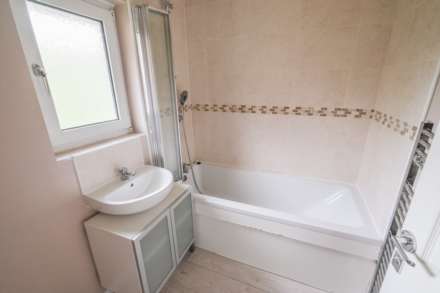 Highfield Crescent, Meltham, Image 14