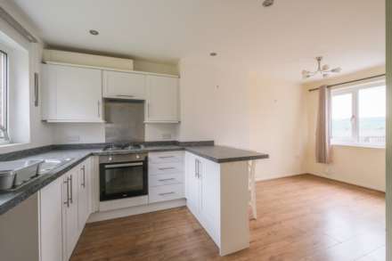 Highfield Crescent, Meltham, Image 15