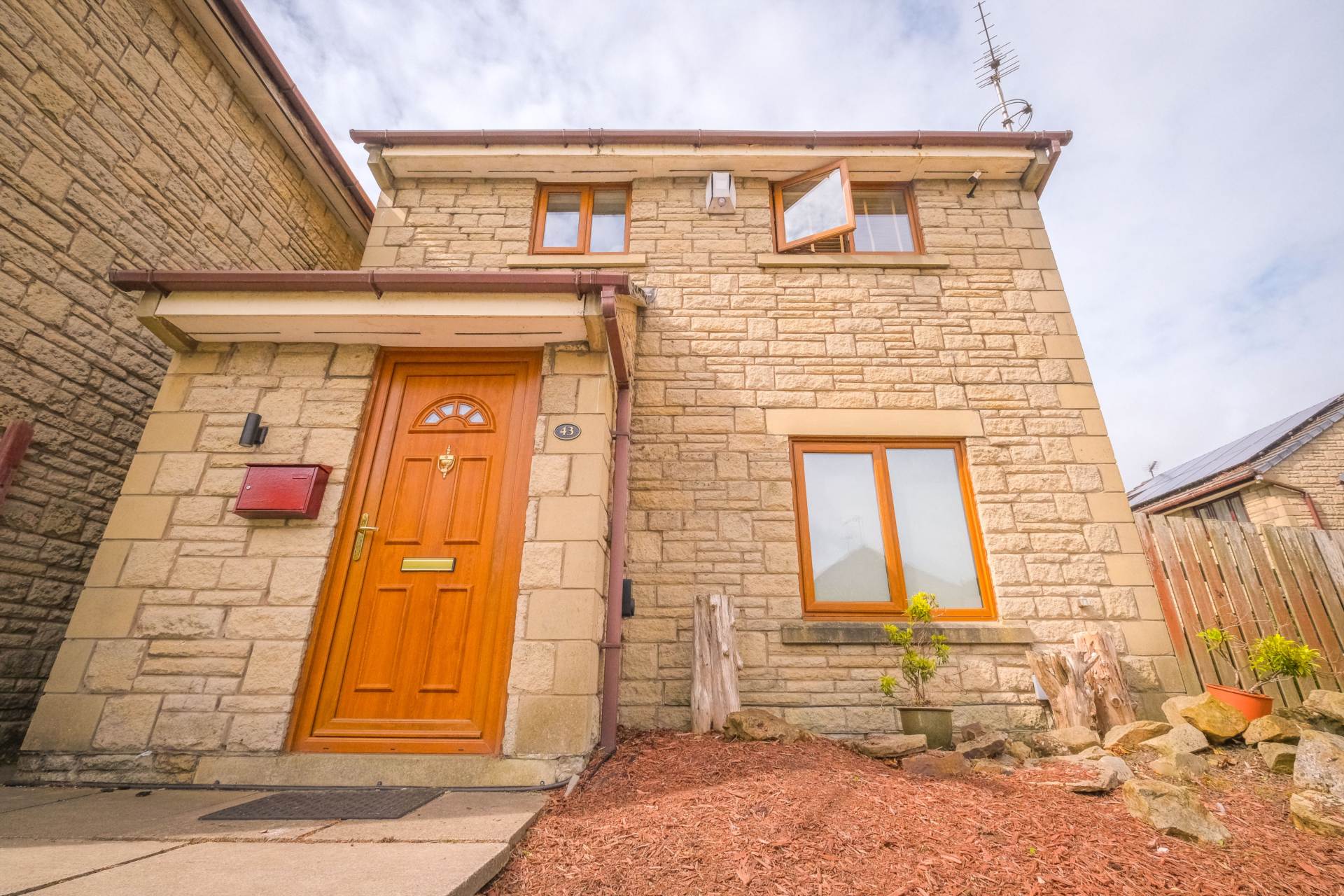 Howard Way, Meltham, Image 14