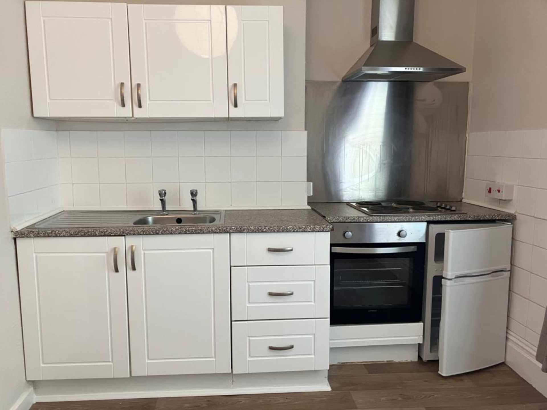 Flat 1, Cornmill Lane, Liversedge, Image 3