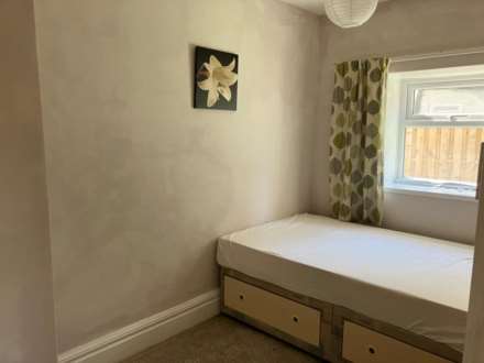 Flat 1, Cornmill Lane, Liversedge, Image 4