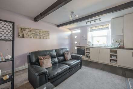 10 CHURCH TERRACE HOLMFIRTH, Image 6