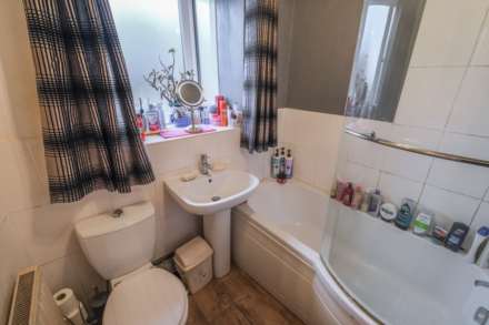 Weavers Court, Meltham, Image 7