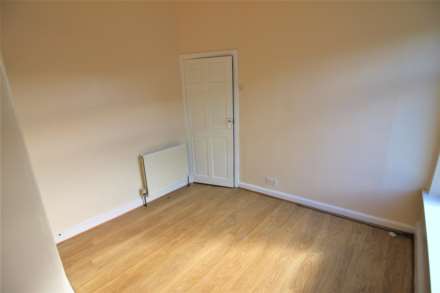 Commercial Road, Skelmanthorpe, Image 5