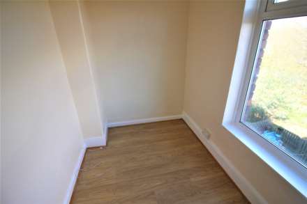 Commercial Road, Skelmanthorpe, Image 6