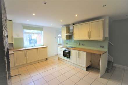 Commercial Road, Skelmanthorpe, Image 7