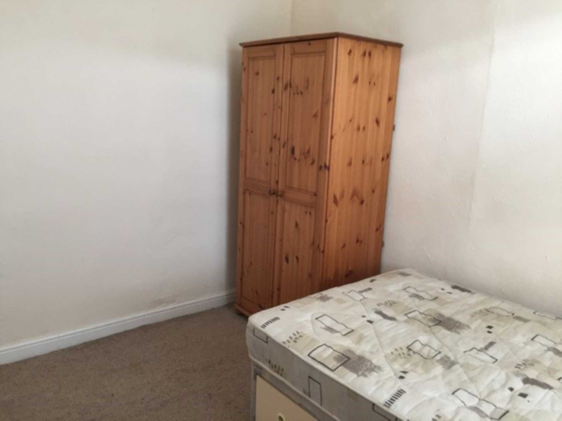 Cornmill Lane, Liversedge, Image 4