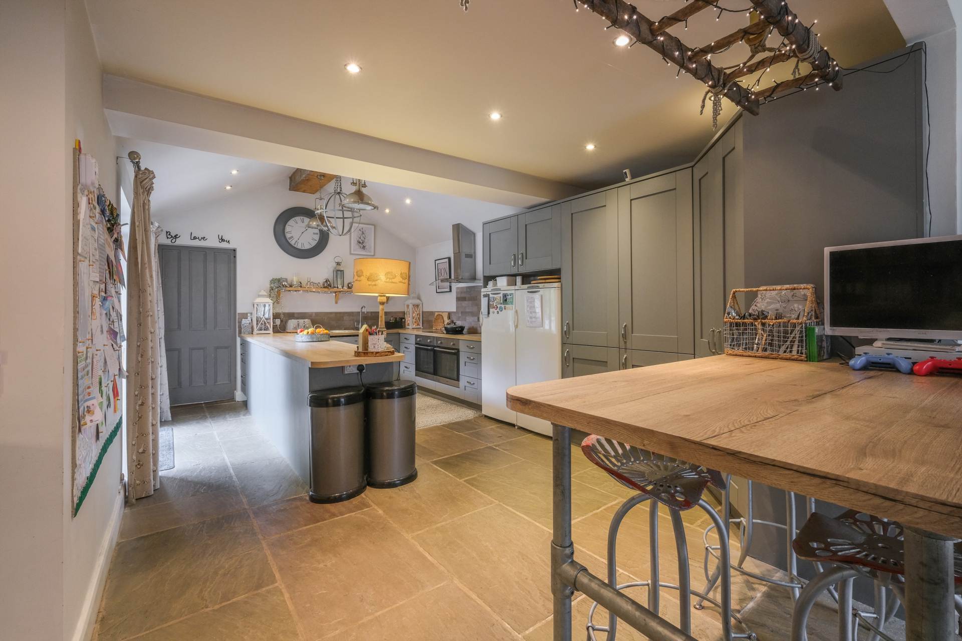 Bishops Way, Meltham, Image 2
