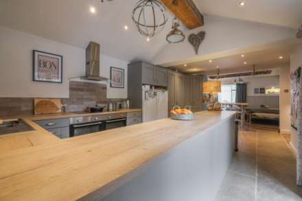 Bishops Way, Meltham, Image 6
