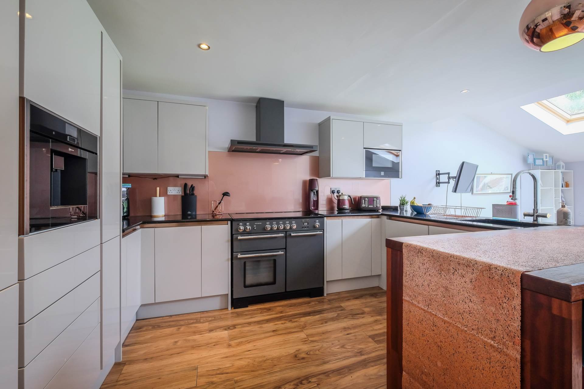 Harrington Court, Meltham, Image 4