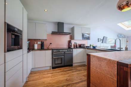 Harrington Court, Meltham, Image 4