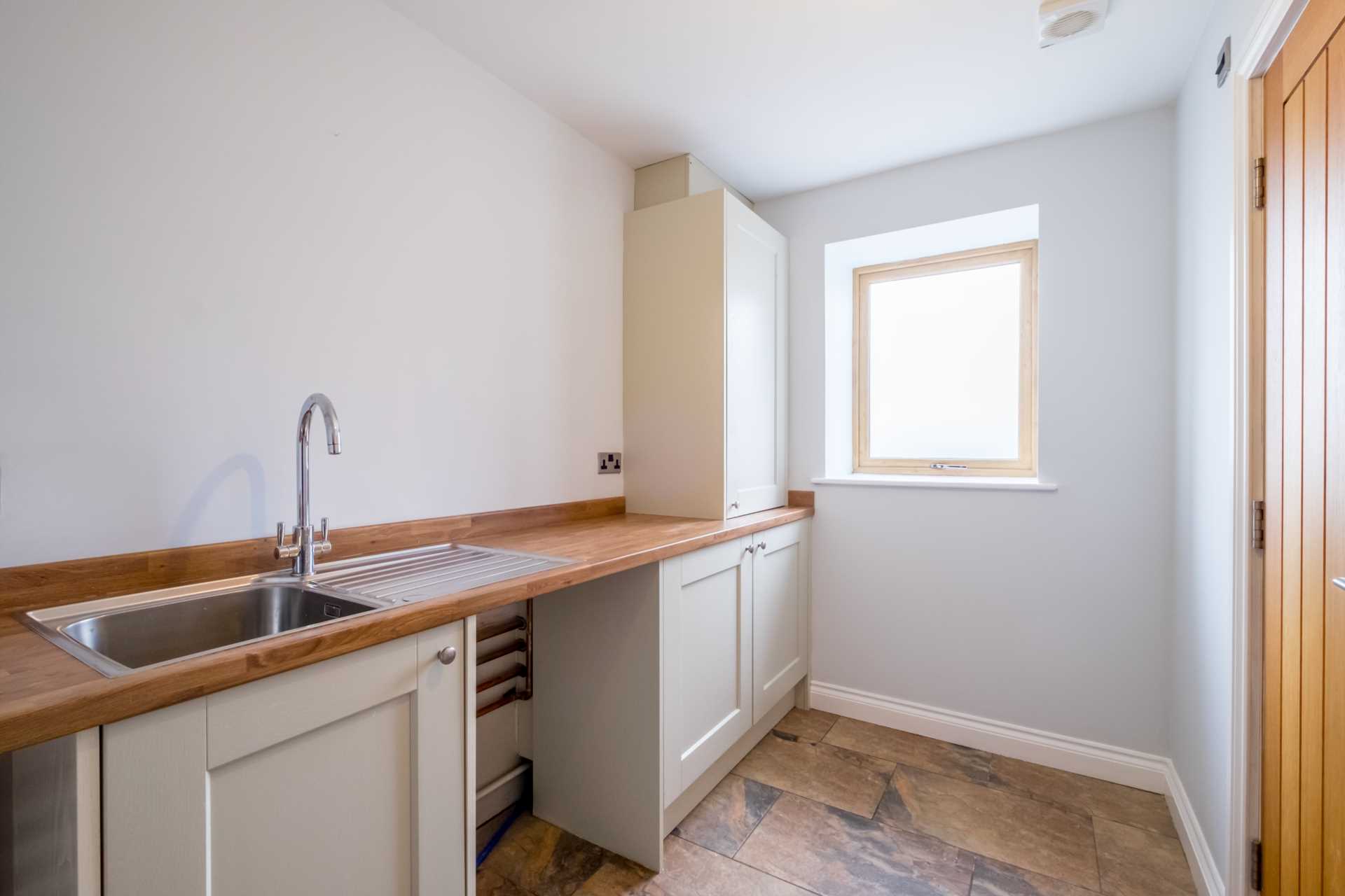 Holt Head Road, Blackmoorfoot, Huddersfield, Image 14