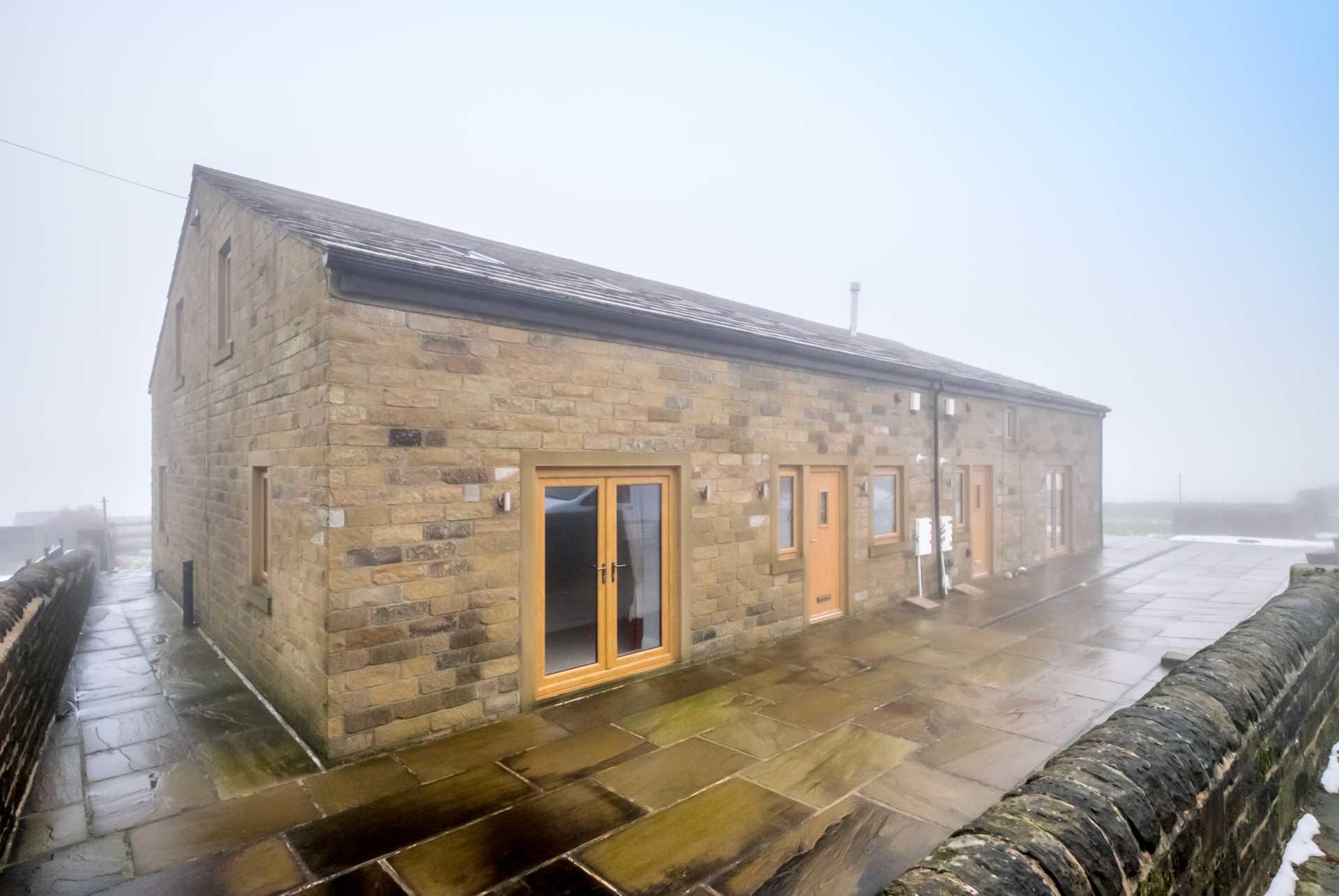 Holt Head Road, Blackmoorfoot, Huddersfield, Image 15