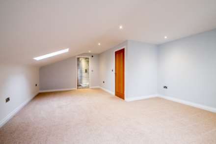 Holt Head Road, Blackmoorfoot, Huddersfield, Image 12