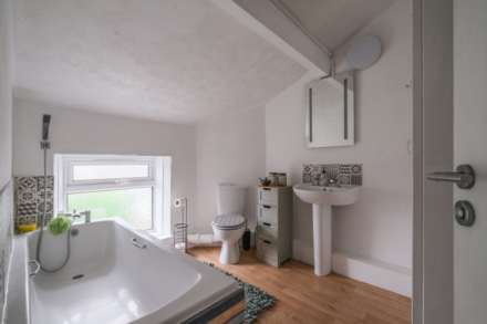 Holmfirth Road, Meltham, Image 7