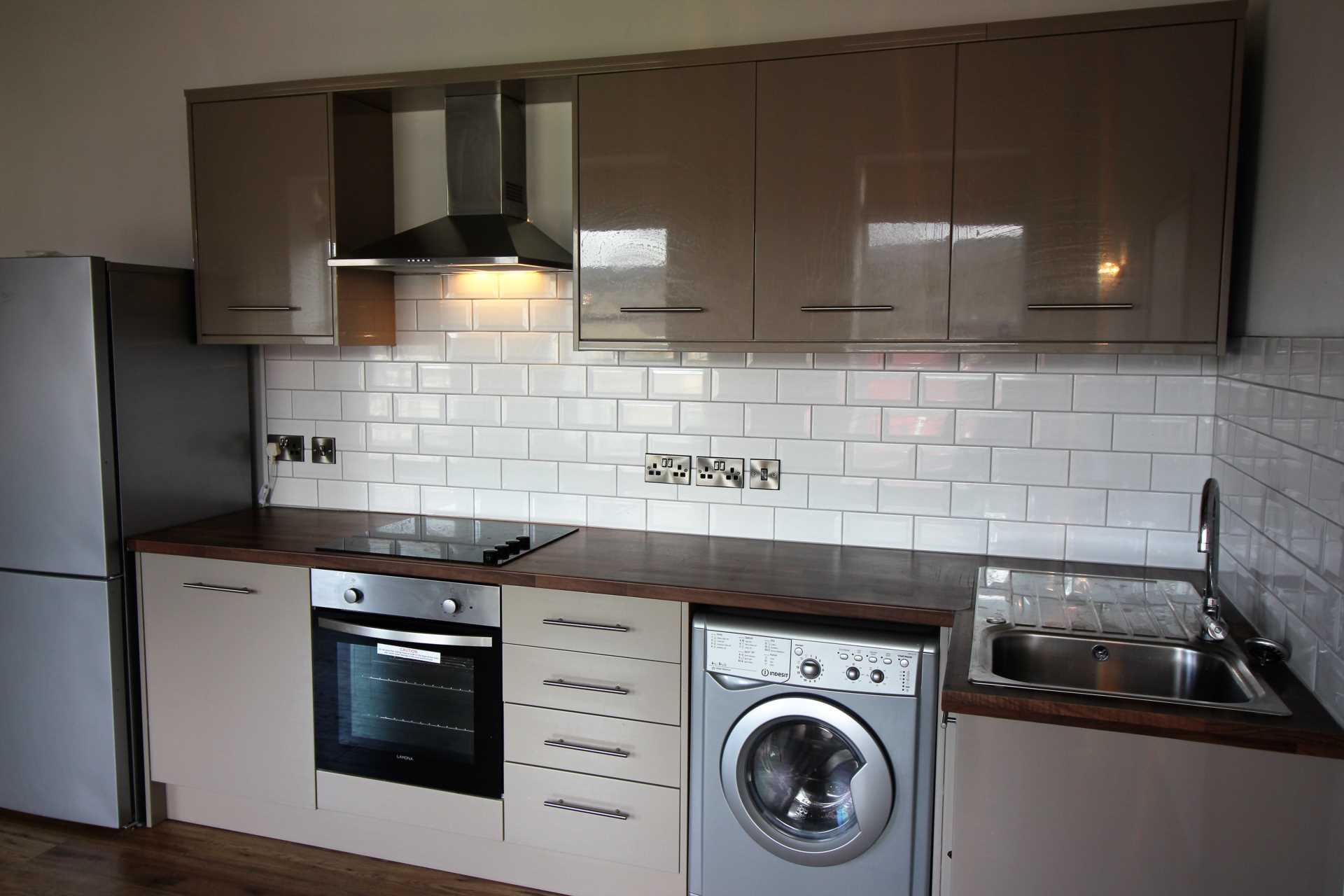 Holmfirth Road, Meltham, Image 4