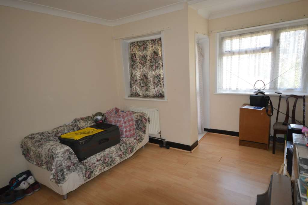Property For Sale Warrick Road Hounslow Tw4 6hy Crystal