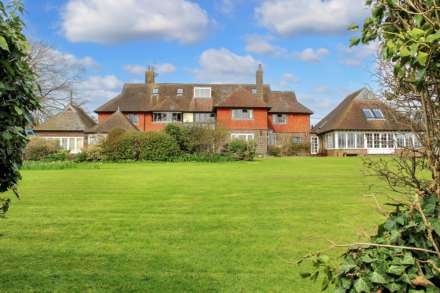 6 Bedroom Country House, The Drove, Swanborough