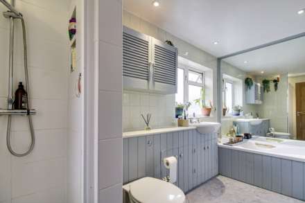 Winterbourne Close, Lewes, Image 2