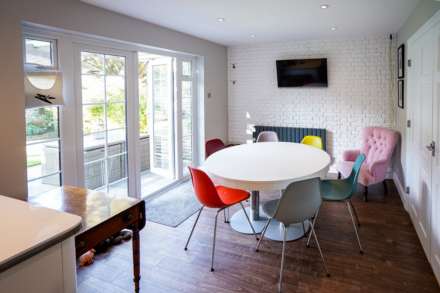Queen Annes Close, Lewes, Image 3