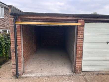 Stoneham Close, Lewes, Image 2