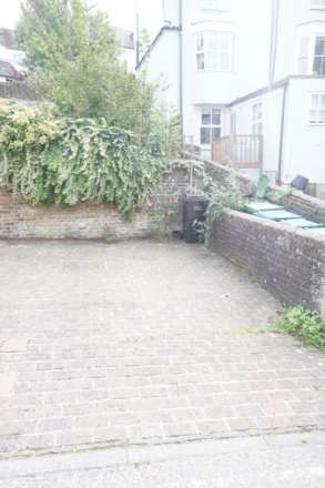 Paddock Terrace, Lewes, Image 15
