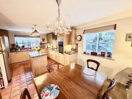 Station Road, Uckfield, Image 4