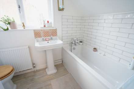 Wells Close, Plumpton Green, Image 11