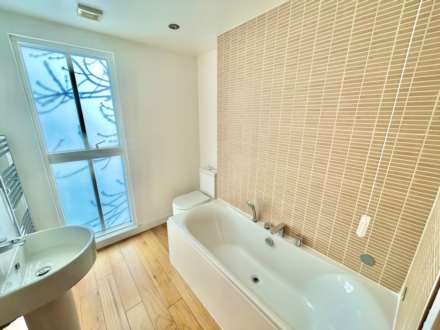 Castle View, Westgate Street, Lewes, Image 15