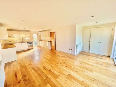 Castle View, Westgate Street, Lewes, Image 2