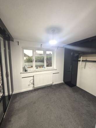 Barnes Avenue, Southall, Image 5